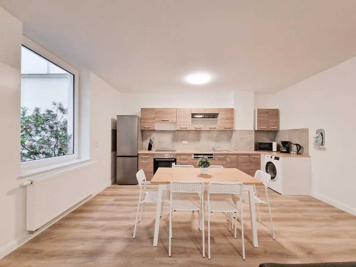 Raj Living - City Apartment With 3 Rooms - 15 Min Messe Dus & 10 Min Old Town Dus Dusseldorf Germany