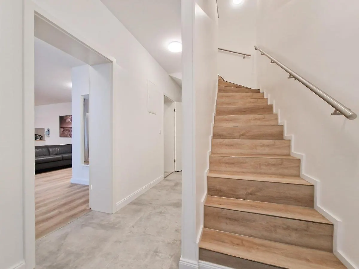 Raj Living - City Apartment With 3 Rooms - 15 Min Messe Dus & 10 Min Old Town Dus Düsseldorf
