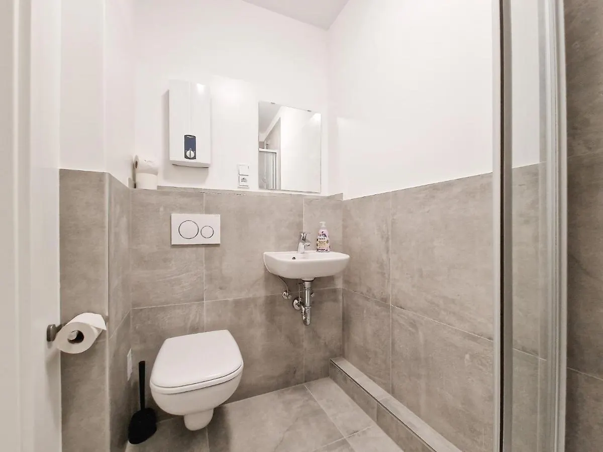 Raj Living - City Apartment With 3 Rooms - 15 Min Messe Dus & 10 Min Old Town Dus Düsseldorf